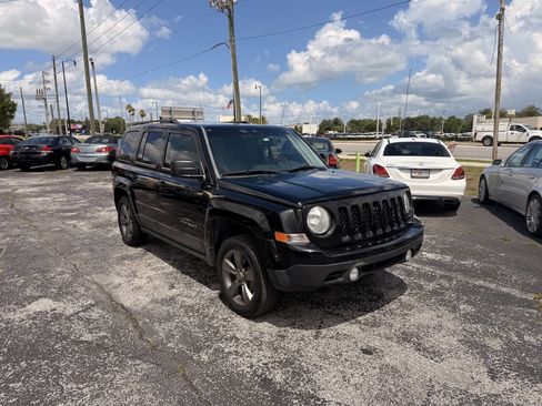 Used 2014 Jeep Patriot High Altitude FWD image 2