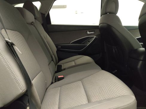 Used 2019 Hyundai Santa Fe XL SE FWD image 19