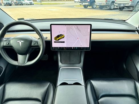 Used 2021 Tesla Model 3 Standard Range Plus image 12