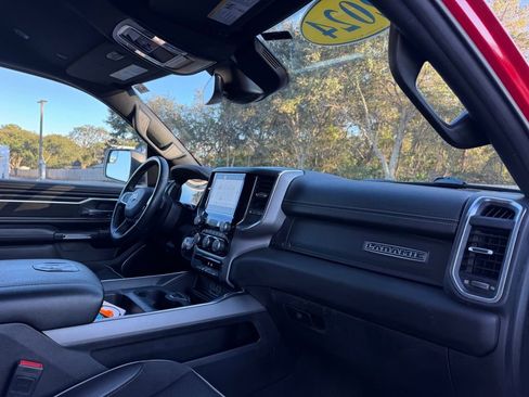 Used 2024 RAM 1500 Laramie image 28