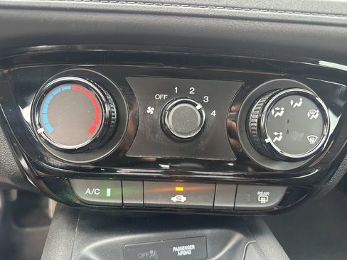 Used 2016 Honda HR-V LX image 9