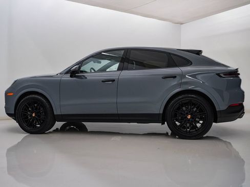 Certified 2026 Porsche Cayenne Coupe AWD/4WD image 2