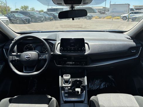 Used 2025 Nissan Rogue SV FWD image 35