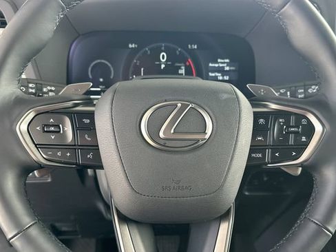 Used 2025 Lexus GX 550 w/ Cold Area Package AWD/4WD image 27