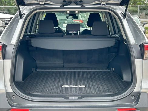 Certified 2022 Toyota RAV4 LE AWD/4WD image 14