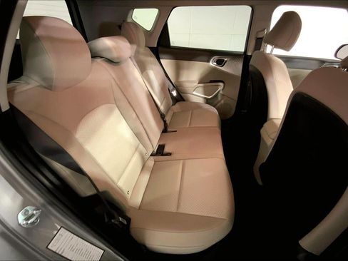 Certified 2025 Kia Soul LX w/ LX Technology Package image 23