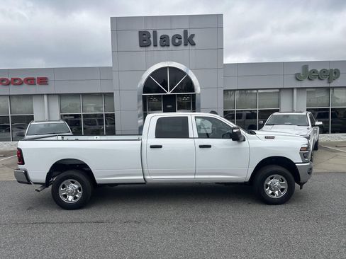 New 2026 RAM 2500 Tradesman w/ Chrome Appearance Group AWD/4WD image 3