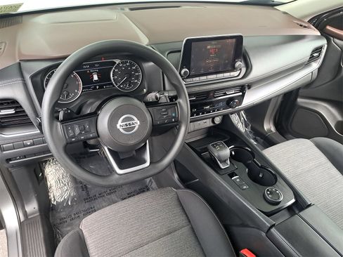 Used 2021 Nissan Rogue SV image 15