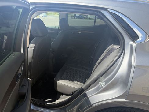 Used 2022 Buick Envision Avenir w/ Technology Package II FWD image 10