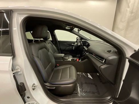 Used 2025 Buick Envista Sport Touring FWD image 22