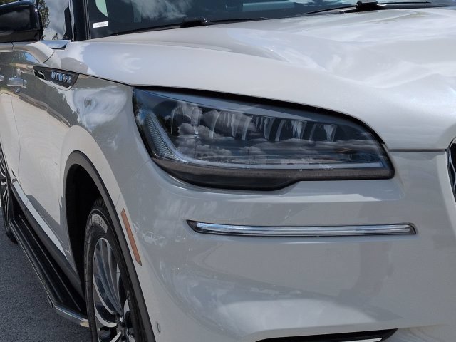 Used 2023 Lincoln Aviator Reserve w/ Equipment Group 201A AWD/4WD image 11