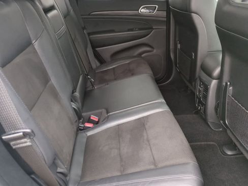 Used 2020 Jeep Grand Cherokee Altitude image 21