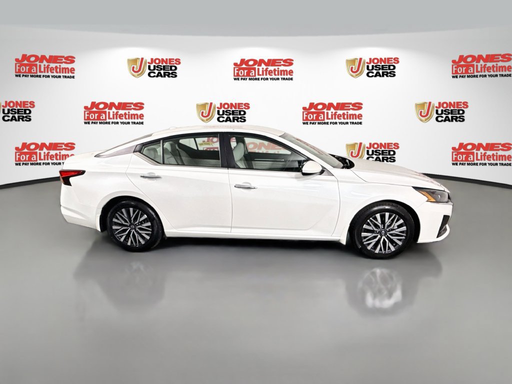 Certified 2023 Nissan Altima 2.5 SV FWD image 16
