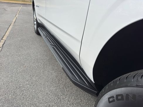 Used 2025 Chevrolet Suburban Premier w/ Sun And Tow Package image 9