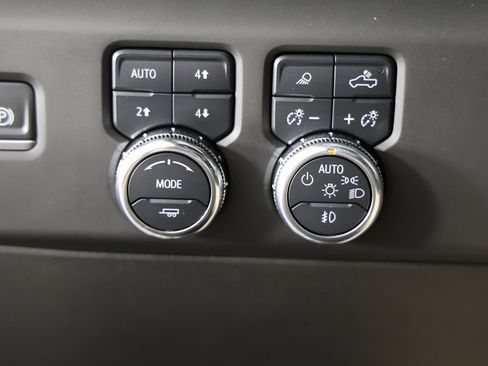 Used 2025 GMC Sierra 2500 AT4 w/ AT4 Premium Plus Package image 29