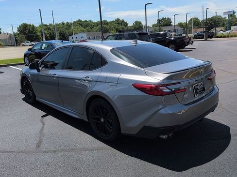 Certified 2025 Toyota Camry SE FWD image 5