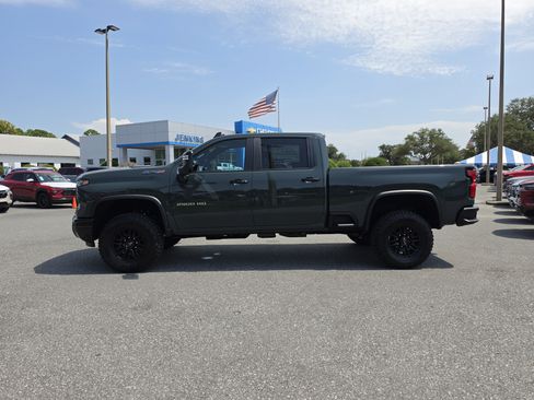 New 2026 Chevrolet Silverado 2500 ZR2 AWD/4WD image 9