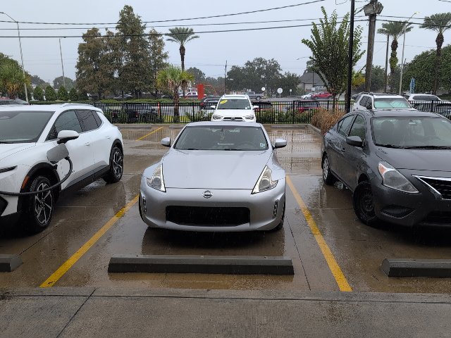 Used 2016 Nissan 370Z Coupe RWD image 1