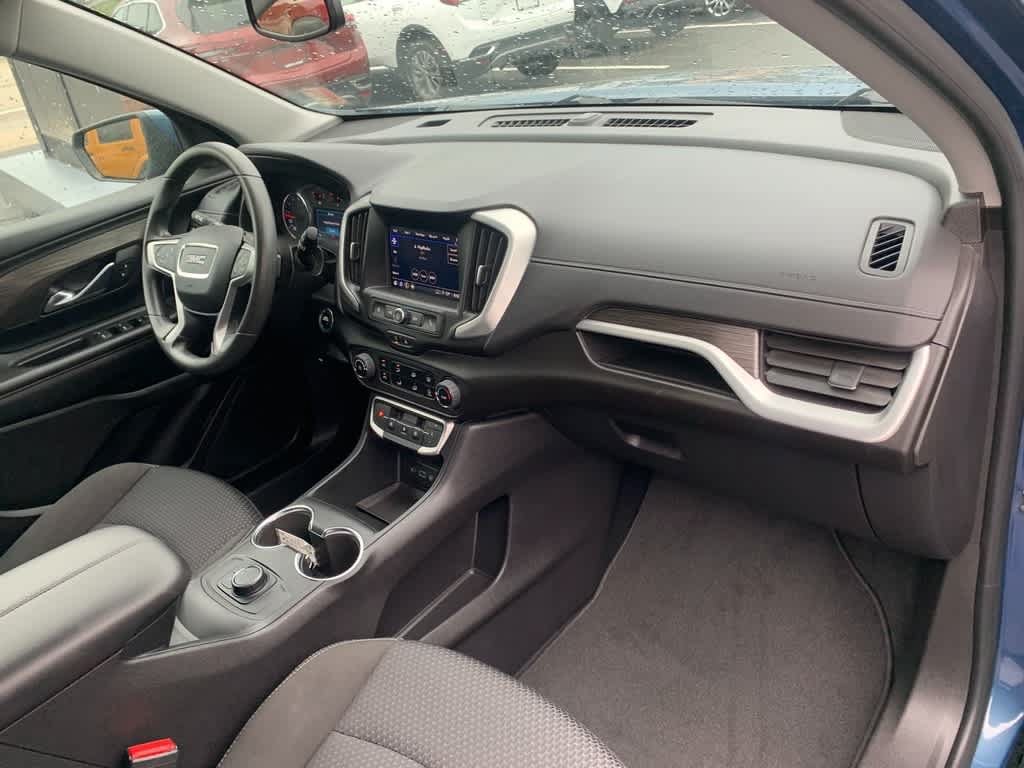 Used 2024 GMC Terrain SLE FWD image 19