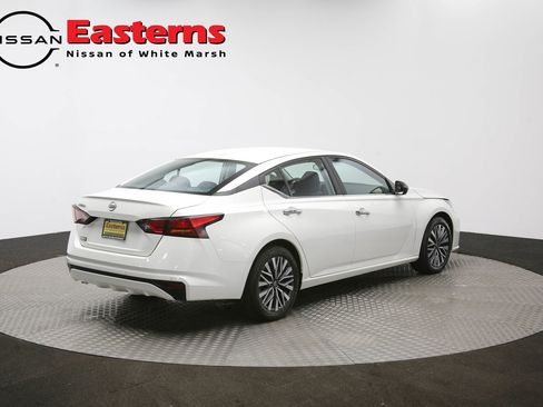 Used 2025 Nissan Altima 2.5 SV FWD image 31
