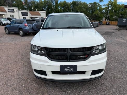 Used 2018 Dodge Journey SE w/ Blacktop Package image 2