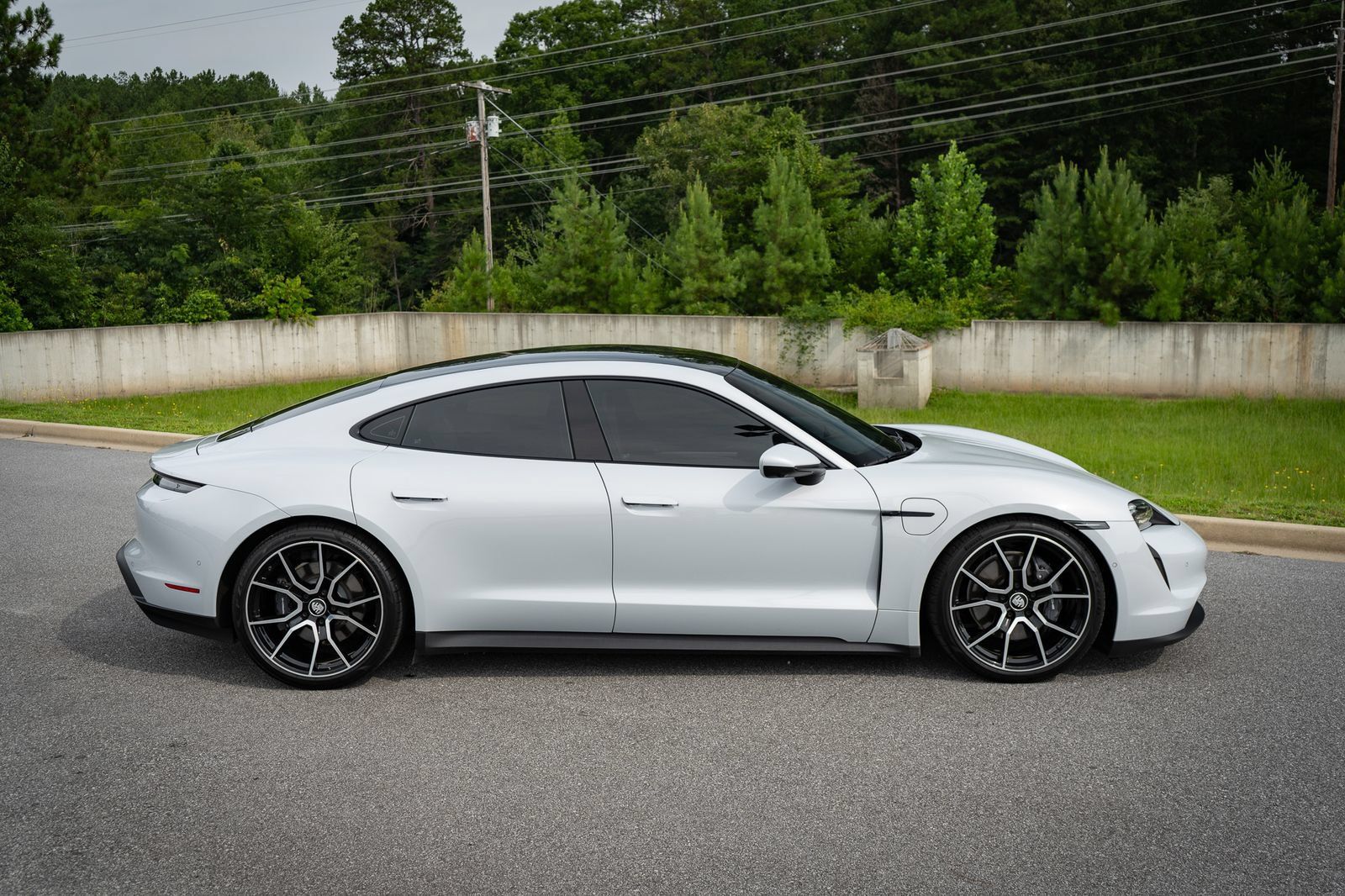 Used 2023 Porsche Taycan RWD image 20