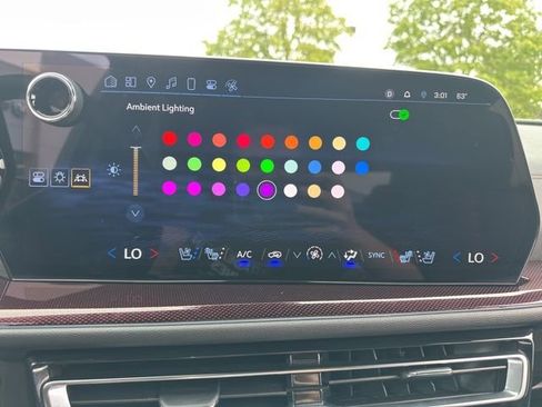 Used 2024 Chevrolet Traverse RS image 45