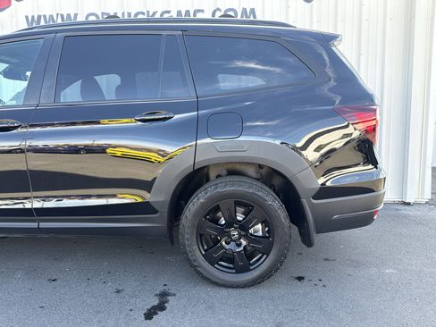 Used 2022 Honda Pilot TrailSport image 2