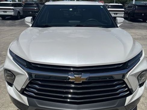 Used 2024 Chevrolet Blazer Premier w/ Enhanced Convenience Package FWD image 2