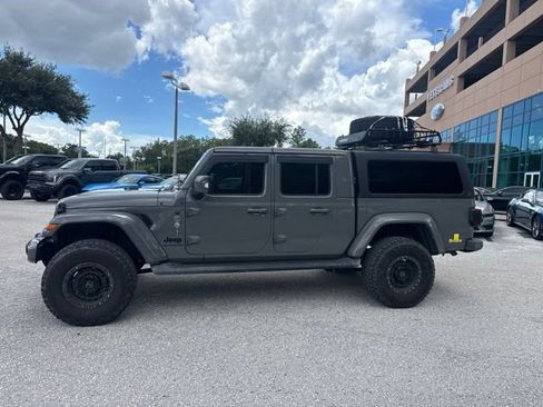 Used 2022 Jeep Gladiator Overland AWD/4WD image 2