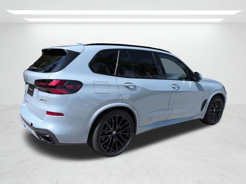New 2026 BMW X5 xDrive40i w/ M Sport Package AWD/4WD image 4