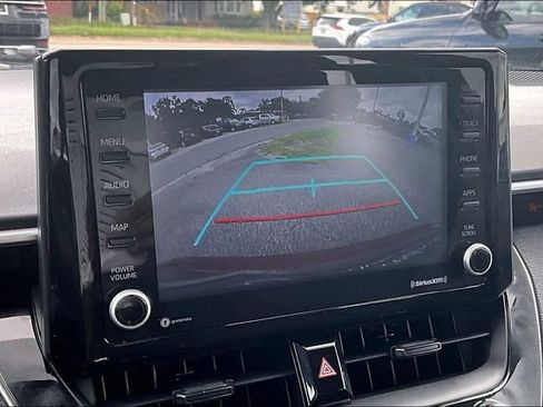 Used 2022 Toyota Corolla LE FWD image 12