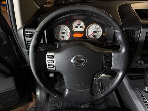 Used 2010 Nissan Titan PRO-4X AWD/4WD image 10