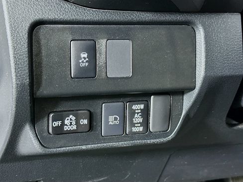 Used 2021 Toyota Tacoma TRD Sport AWD/4WD image 11