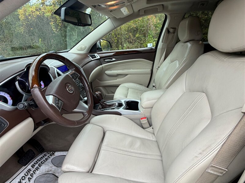 Used 2011 Cadillac SRX Luxury FWD image 17