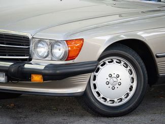 Used 1989 Mercedes-Benz 560 SL video 2