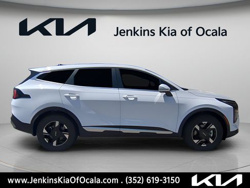 New 2026 Kia Sportage LX FWD image 2