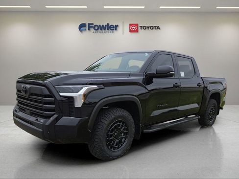 New 2026 Toyota Tundra SR5 w/ SR5 Premium Package AWD/4WD image 7