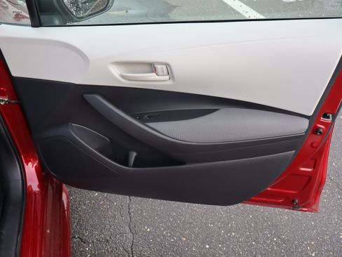 Used 2022 Toyota Corolla LE FWD image 35