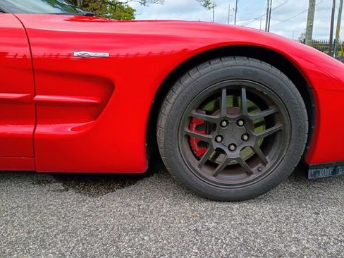 Used 2001 Chevrolet Corvette Z06 w/ Memory Pkg RWD image 23