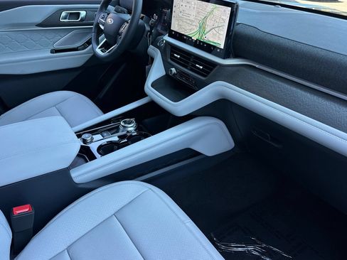 New 2026 Ford Explorer Platinum w/ LUX Leather Package AWD/4WD image 16