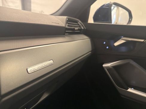 Used 2025 Audi Q3 2.0T Premium w/ Convenience Package image 30