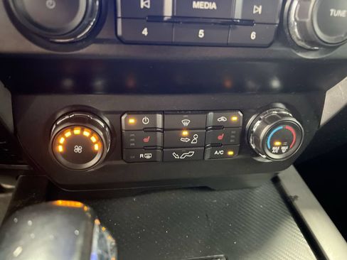 Used 2020 Ford F150 XLT w/ Equipment Group 302A Luxury AWD/4WD image 16