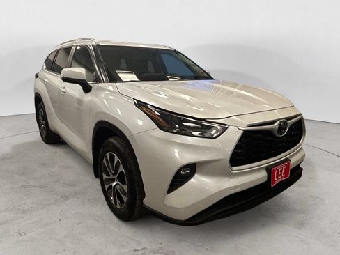 Used 2026 Toyota Highlander XLE AWD/4WD image 7