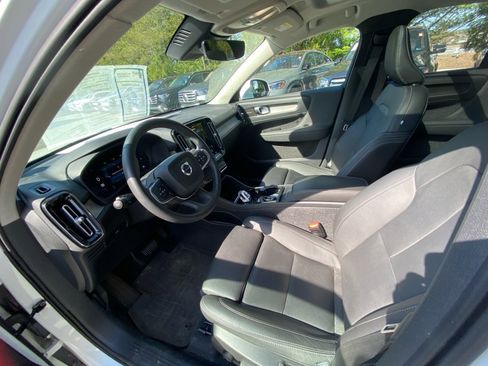 Used 2024 Volvo XC40 B5 Ultimate w/ Protection Package Premier image 30