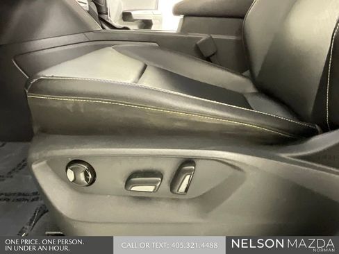 Used 2020 Volkswagen Atlas Cross Sport SE w/ Towing Package image 25