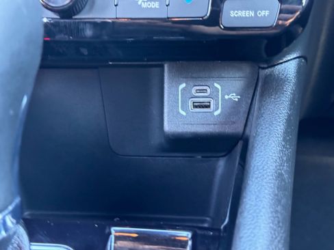 Used 2025 Jeep Compass Limited image 30