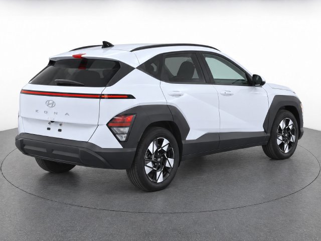 Used 2025 Hyundai Kona SEL FWD image 7