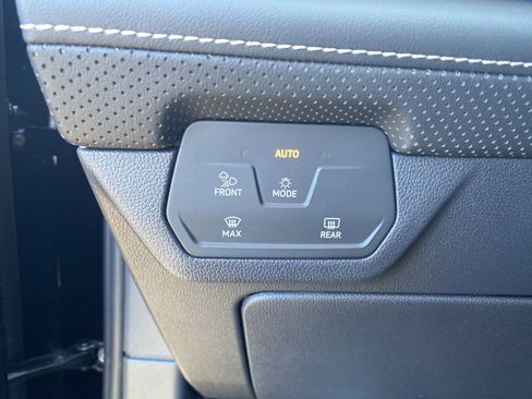 New 2026 Volkswagen Atlas SE image 26