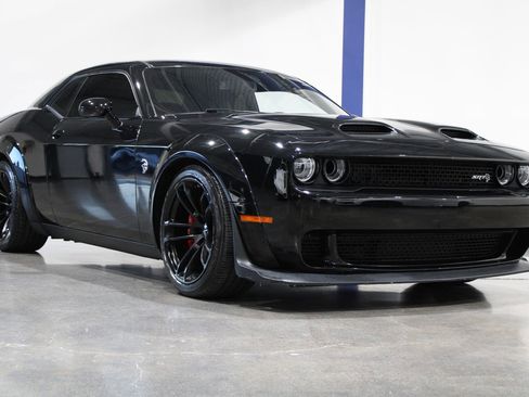Used 2021 Dodge Challenger SRT Hellcat image 3